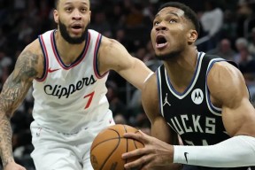 爱游戏中国官网-包含密尔沃基雄鹿今晨绝杀压哨，志在NBA总决赛名次提升，底气十足，细节决定成败的词条