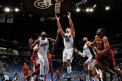 爱游戏游戏平台-今晨奥兰多魔术调整名单以备荷甲；调整名单环节打磨；话题不断；临场指挥获称赞(奥兰多魔术对亚特兰大老鹰)